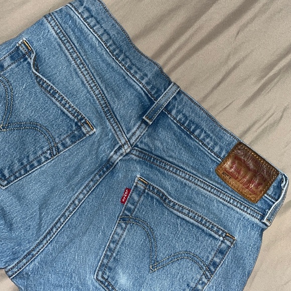 Levi’s 501 Jeans for Women - Picture 2 of 4